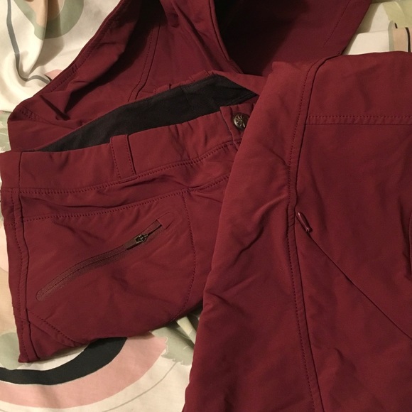 Athleta Sphere pants, size 6. Color is wine. Euc. - Picture 6 of 6